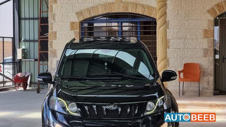 Mahindra XUV500 2018