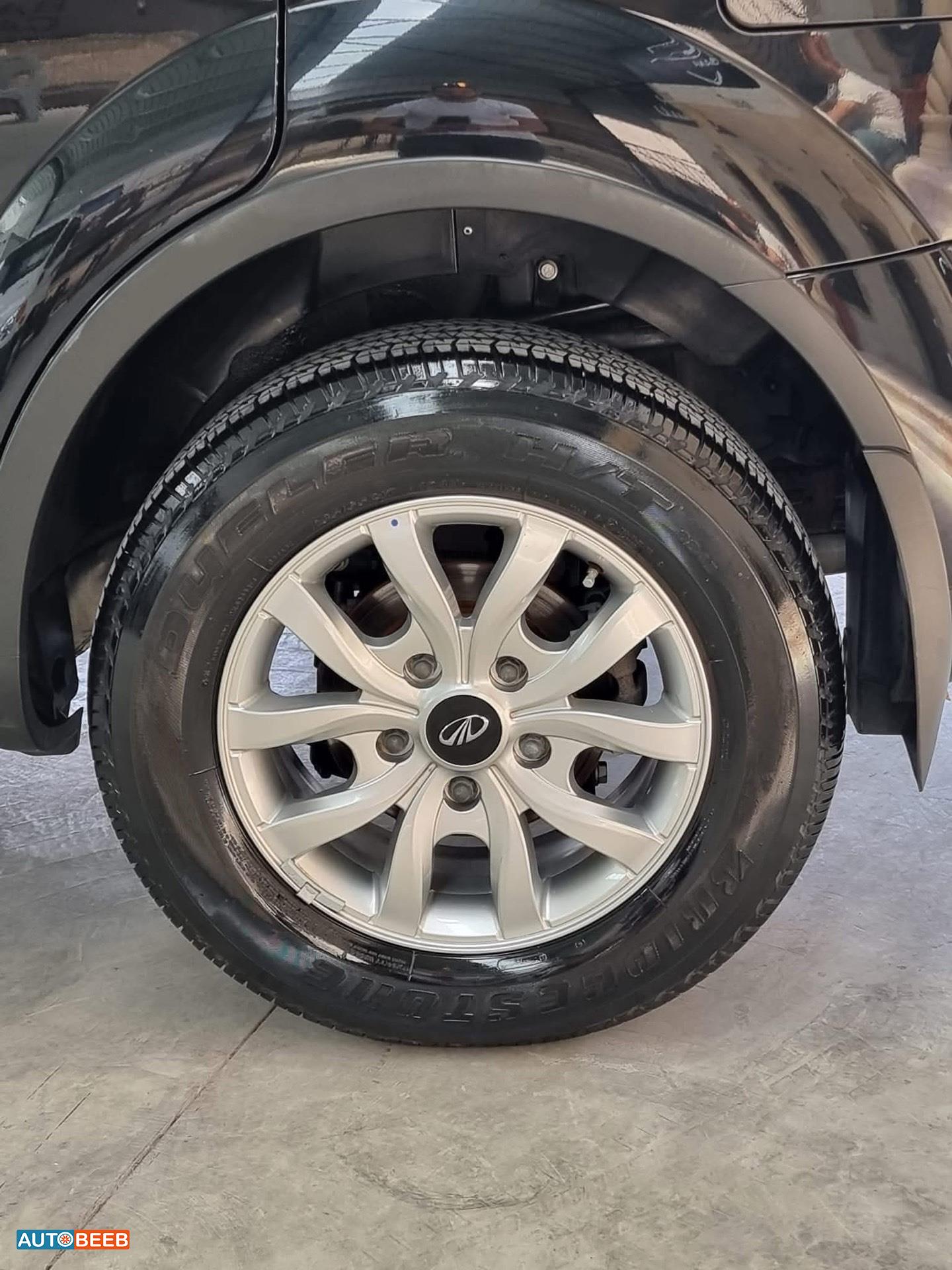 Mahindra XUV500 2018