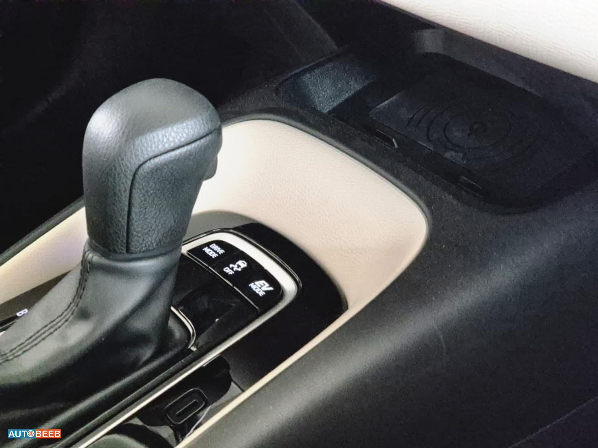 تويوتا كورولا 2025