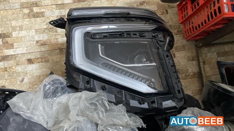 ضوء امامي يمين شمال شيفروليه تاهو 2024 2025