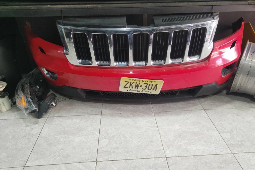 طمبون امامي جيب جراند شيروكي 2011 2012 2013