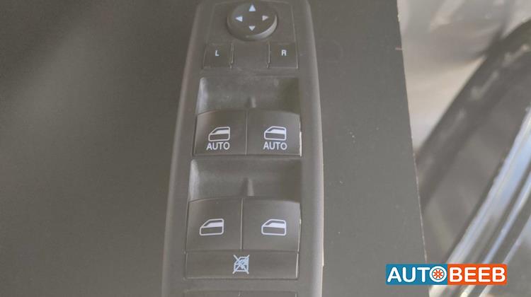 Cabin  Control buttons Jeep Grand Cherokee