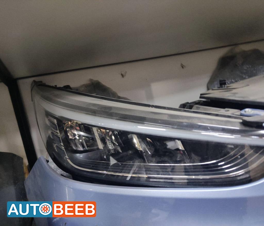 ضوء امامي يمين شمال جيلي جيومتري C 2022 2023