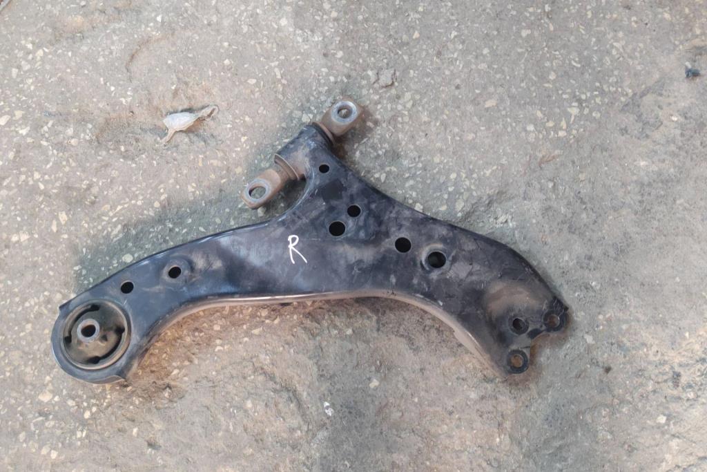 كفة عجل تويوتا راف فور 2020 2021 2022