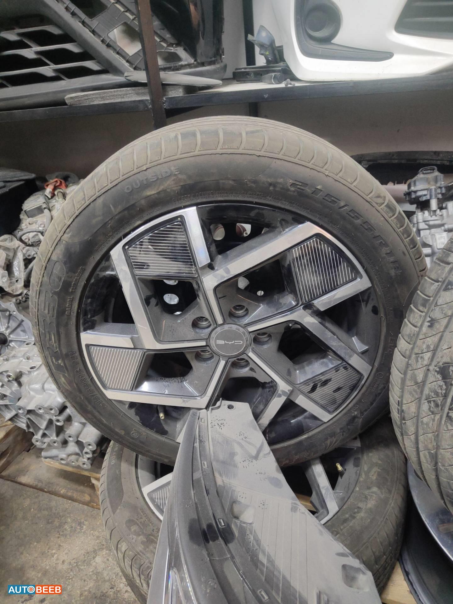 طقم جنطات مع كوشوك بي واي دي اتو 3 قياس 18 