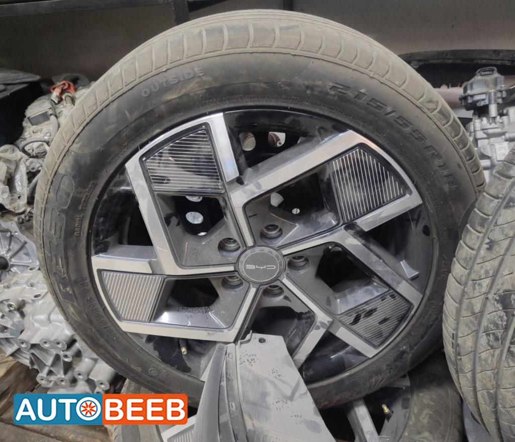 طقم جنطات مع كوشوك بي واي دي اتو 3 قياس 18 