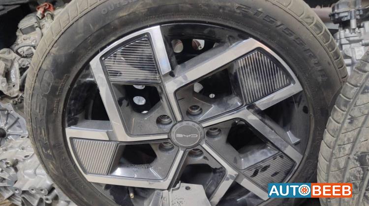 طقم جنطات مع كوشوك بي واي دي اتو 3 قياس 18 