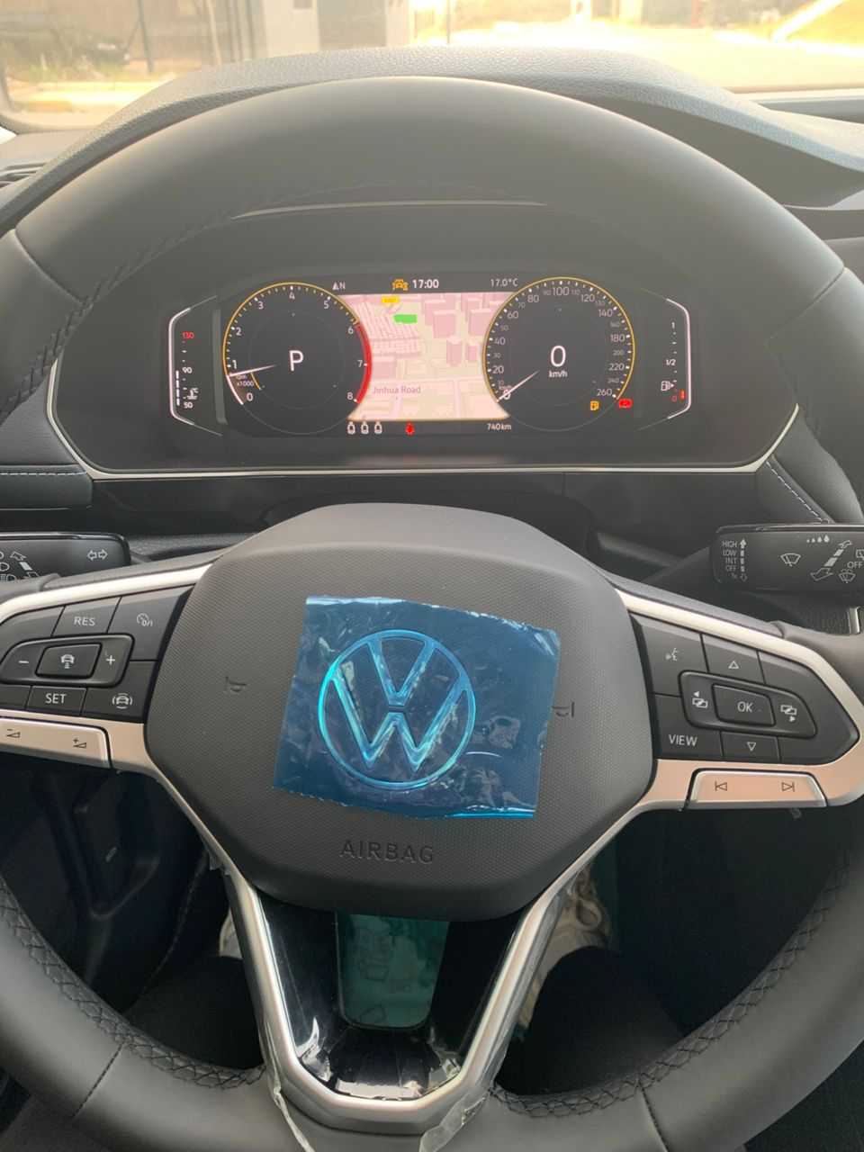 فولكس فاجن e-tharu 2025