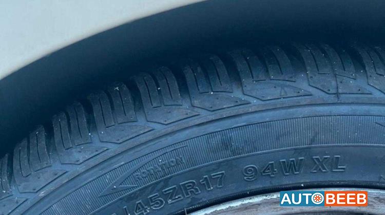 مرسيدس بنز B200 2015