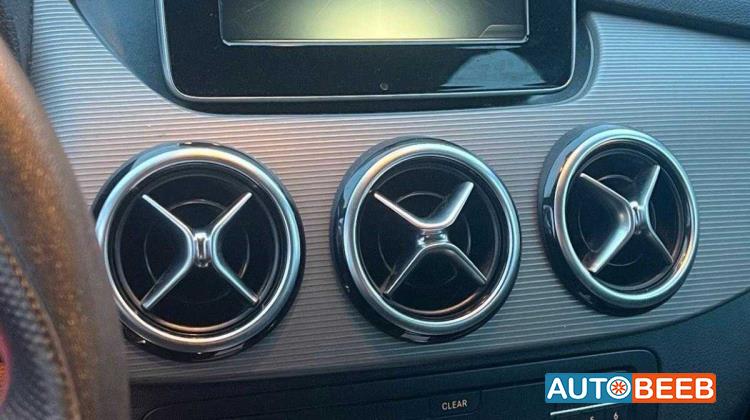 مرسيدس بنز B200 2015