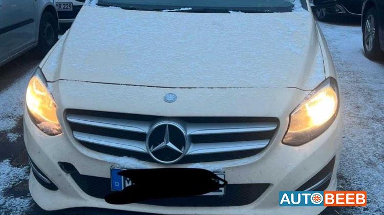 مرسيدس بنز B200 2015