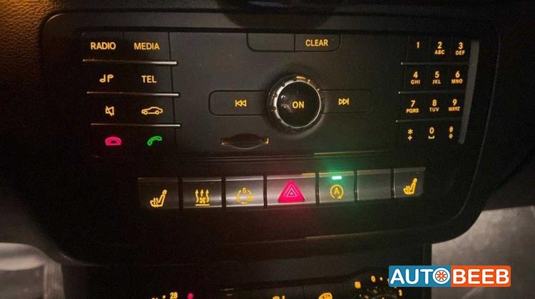 مرسيدس بنز B200 2015