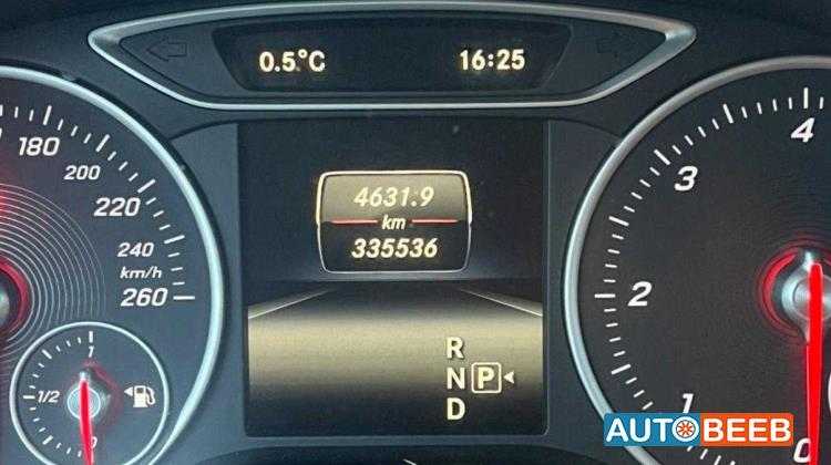 مرسيدس بنز B200 2015