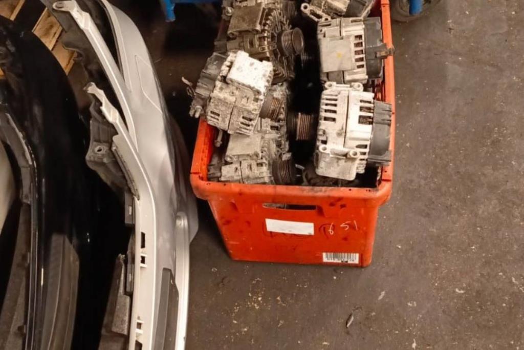 دينامو مرسيدس E200 1995 1996 1997 1998 1999 2000 2001 2002