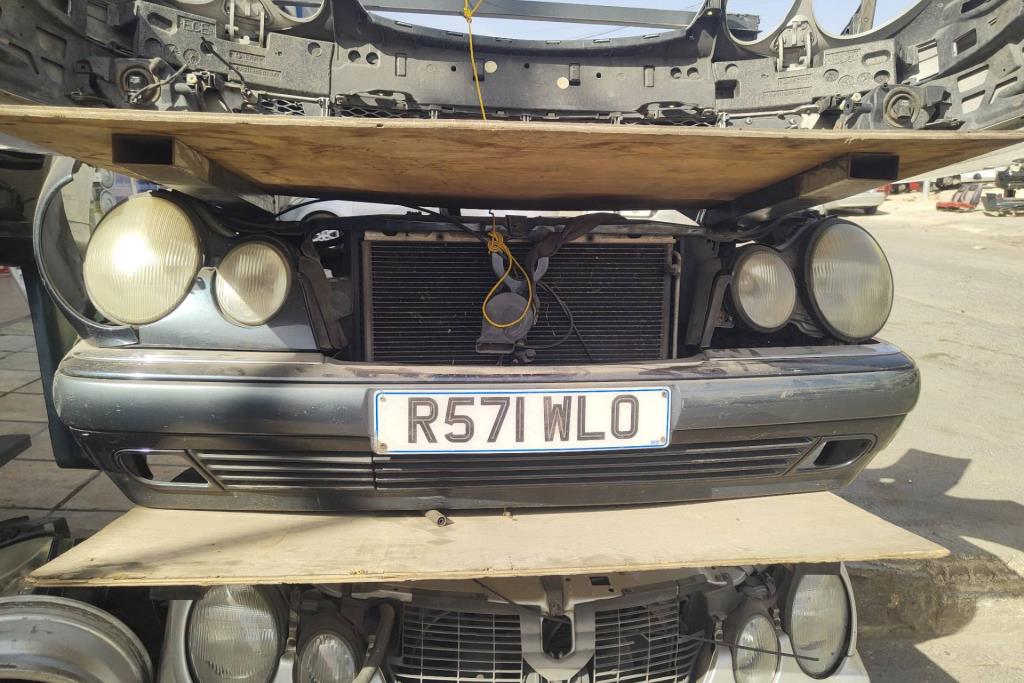 واجهة أمامية طمبون اضوية يمين شمال مرسيدس E200 1998 1999