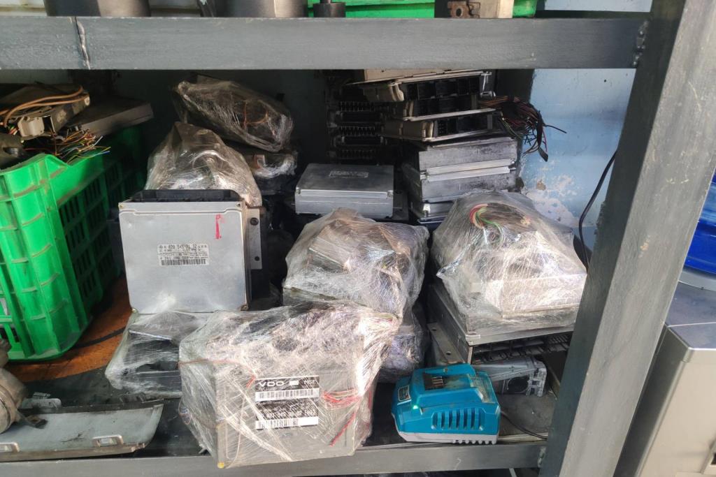 Engine Engine Control Unit Mercedes Benz E200