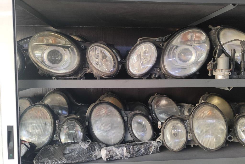 Lights Front light Mercedes Benz E200