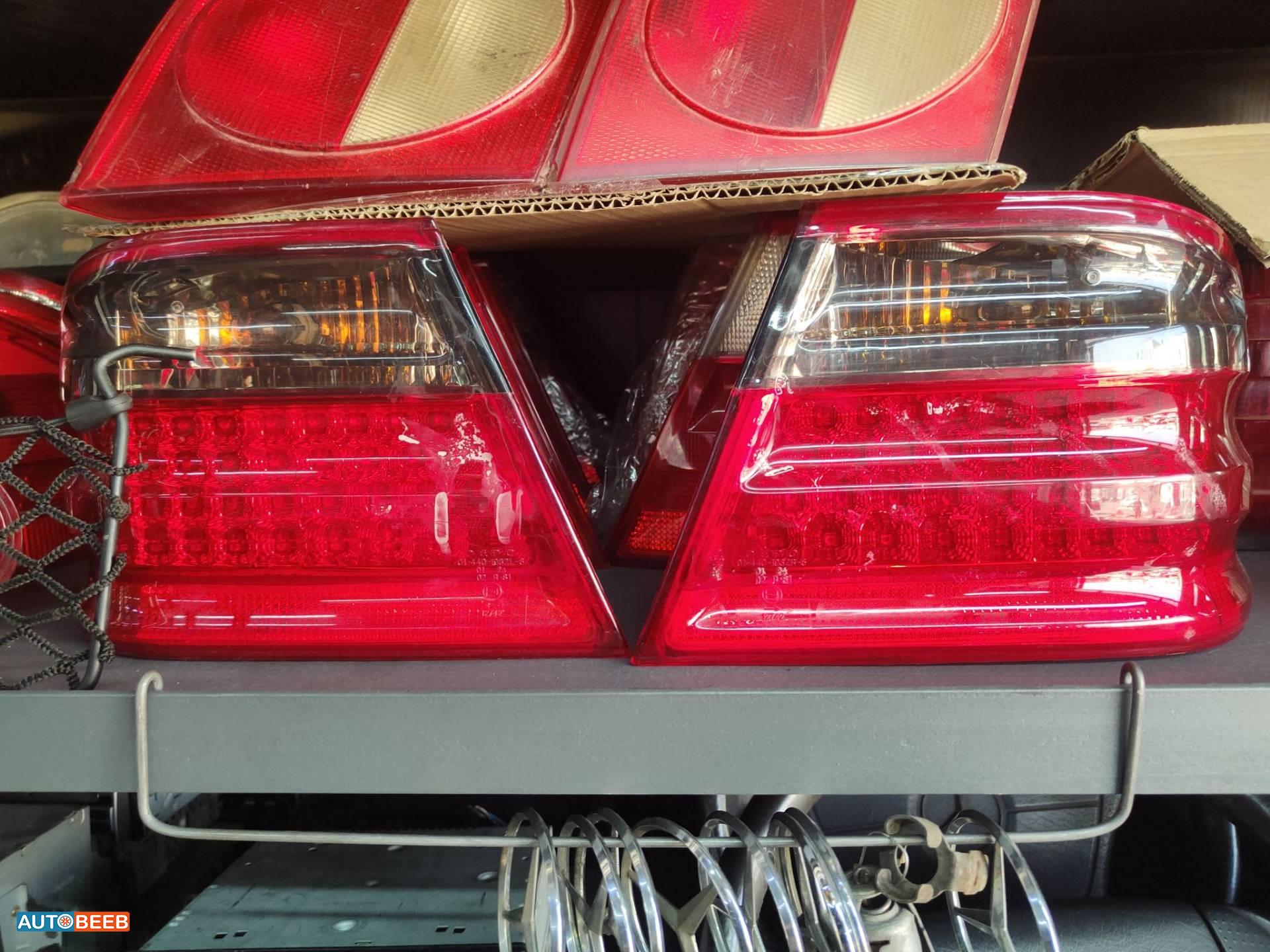Lights Rear light Mercedes Benz E200