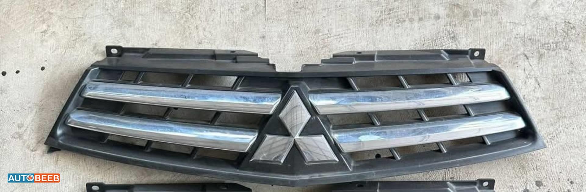 Body  Grilles Mitsubishi L200