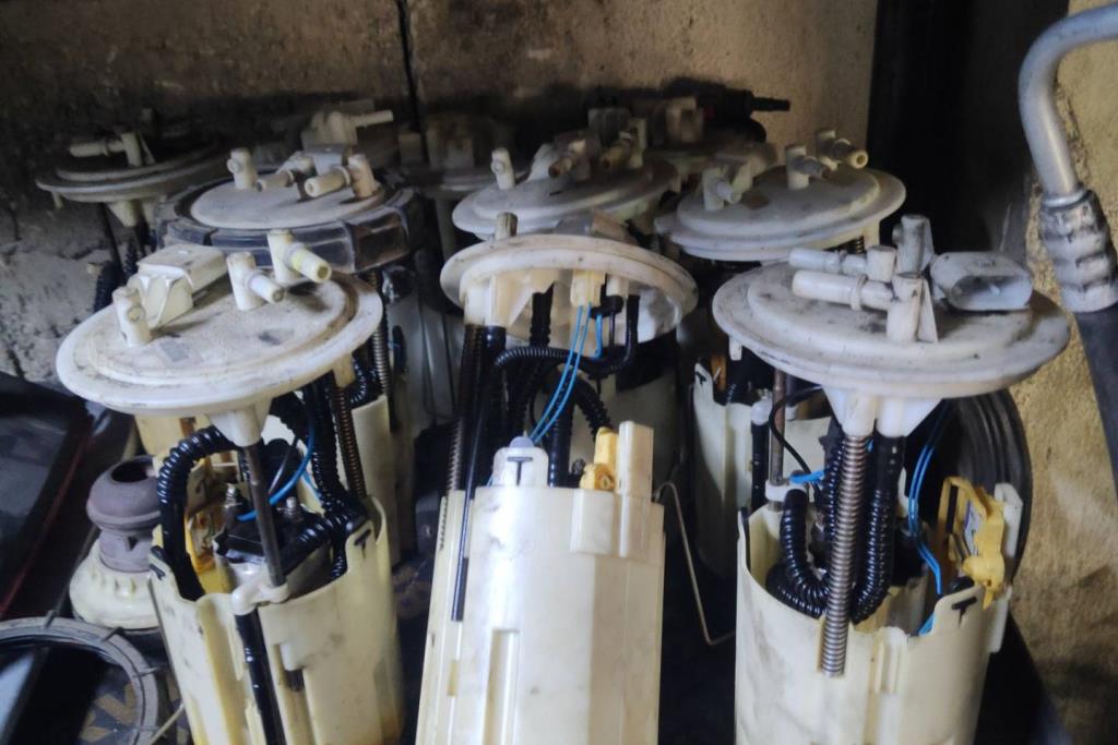 طرمبة بنزين مرسيدس فيتو 115 116 2004 2005 2006 2007 2008 2009 2010 