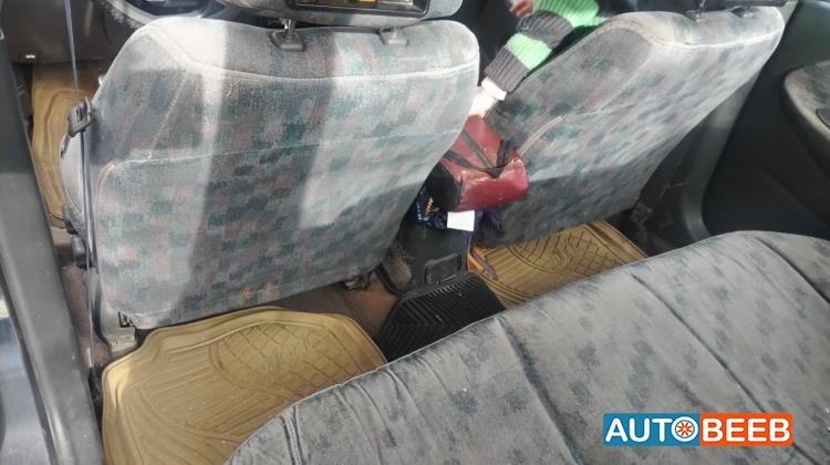 هيونداي افانتي 1995