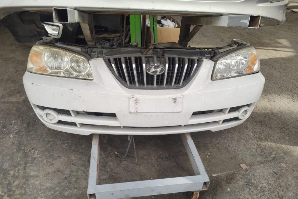 واجهة أمامية طمبون اضوية يمين شمال هيونداي افانتي xd 2004 2005 2006