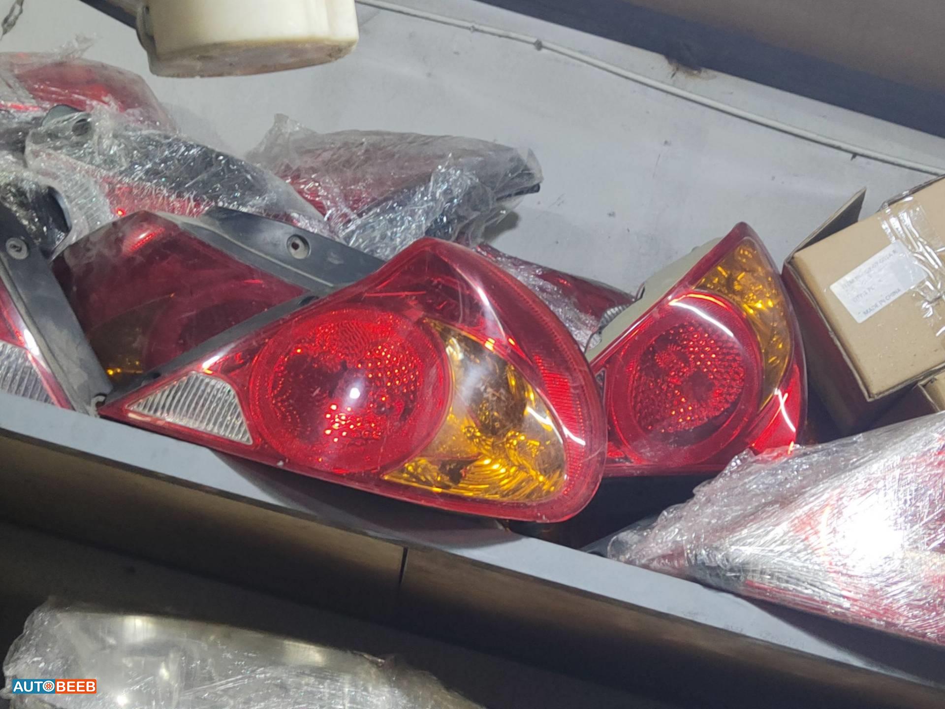 ضوء خلفي يمين شمال كيا سبكترا 2000 2001 2002