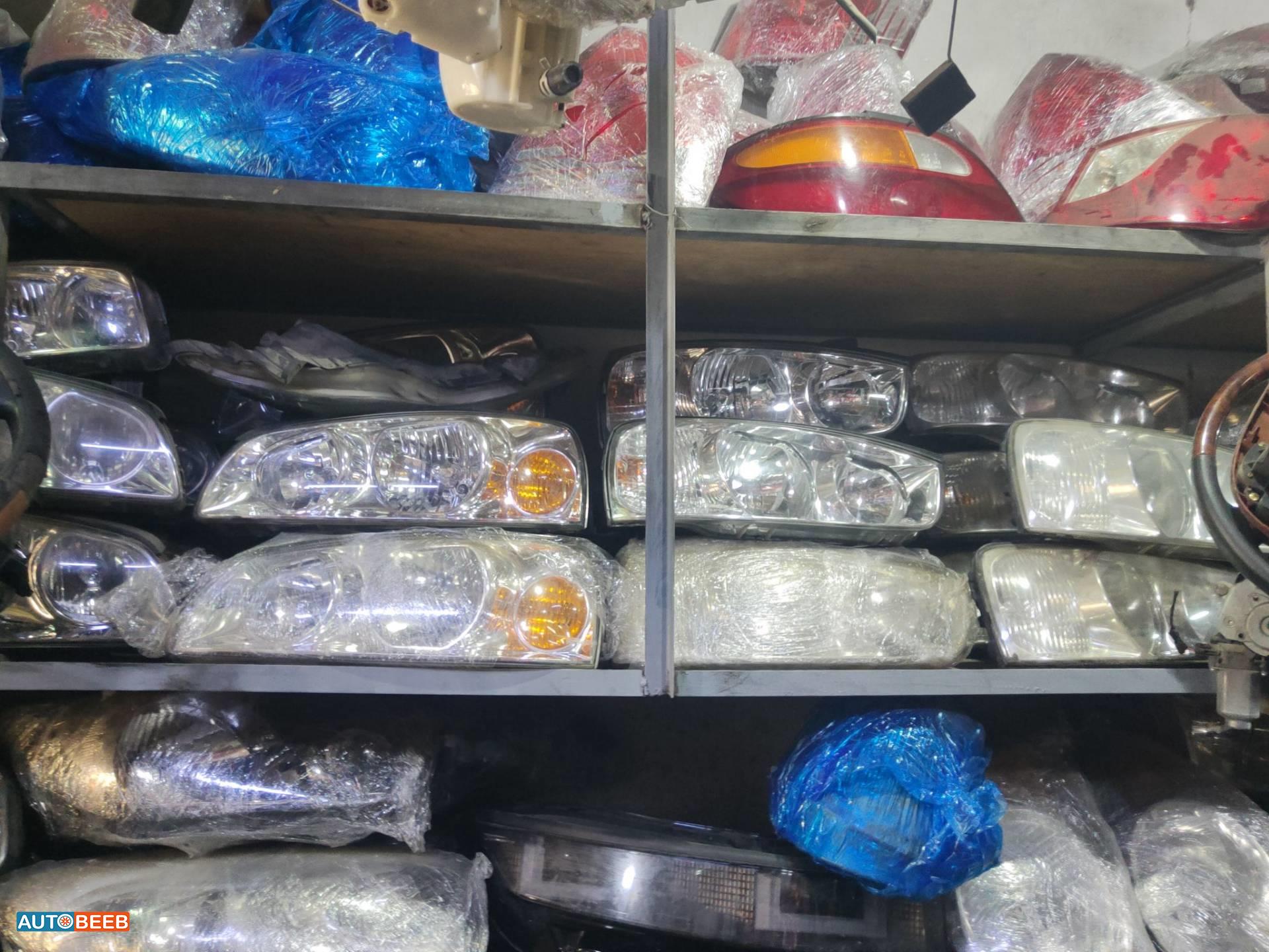 ضوء امامي يمين شمال هيونداي افانتي xd 2000 2001 2002 2003 2004 2005