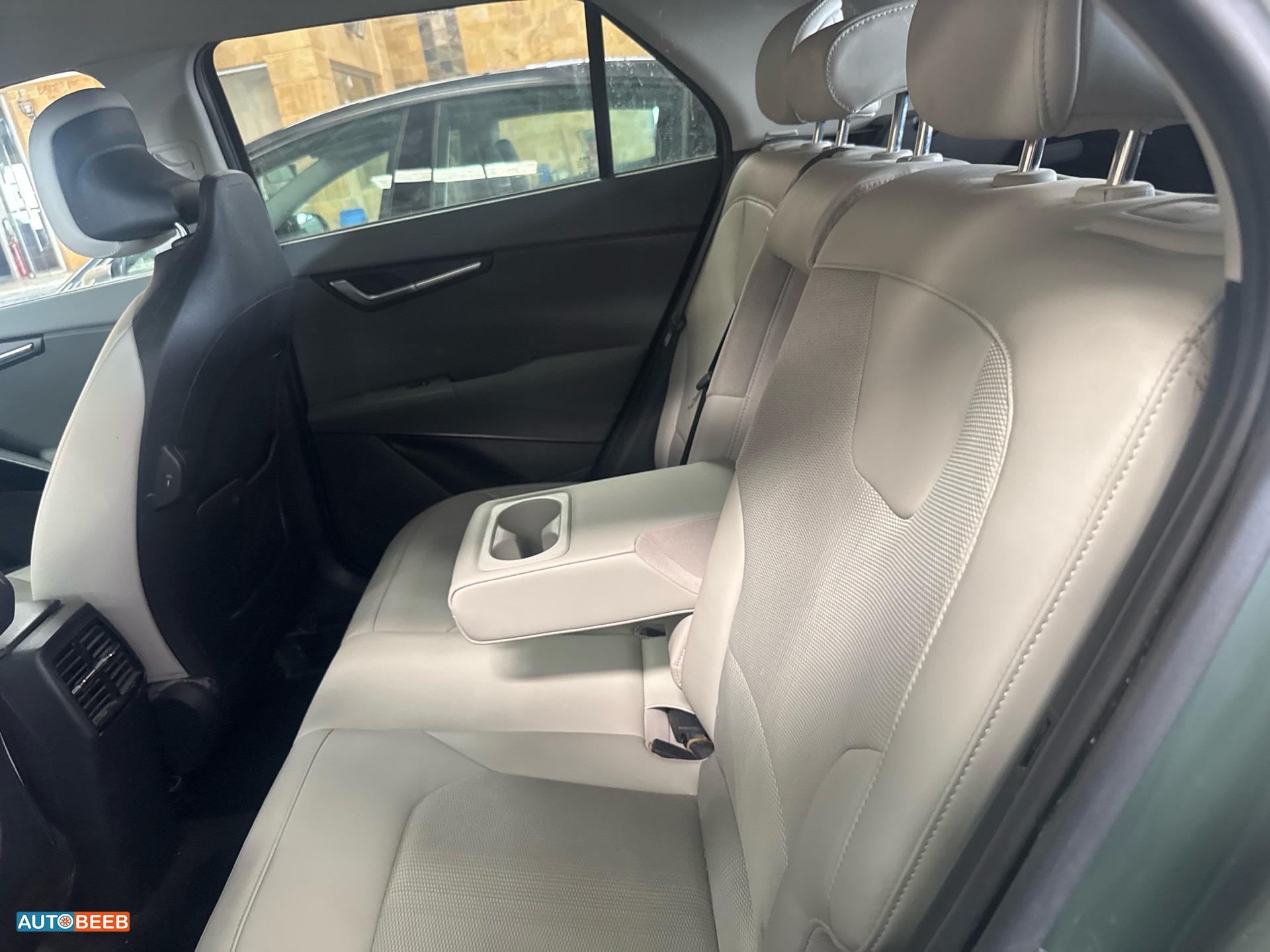 كيا نيرو 2023