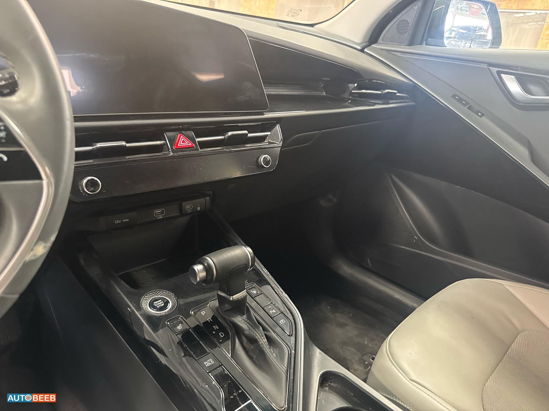 كيا نيرو 2023