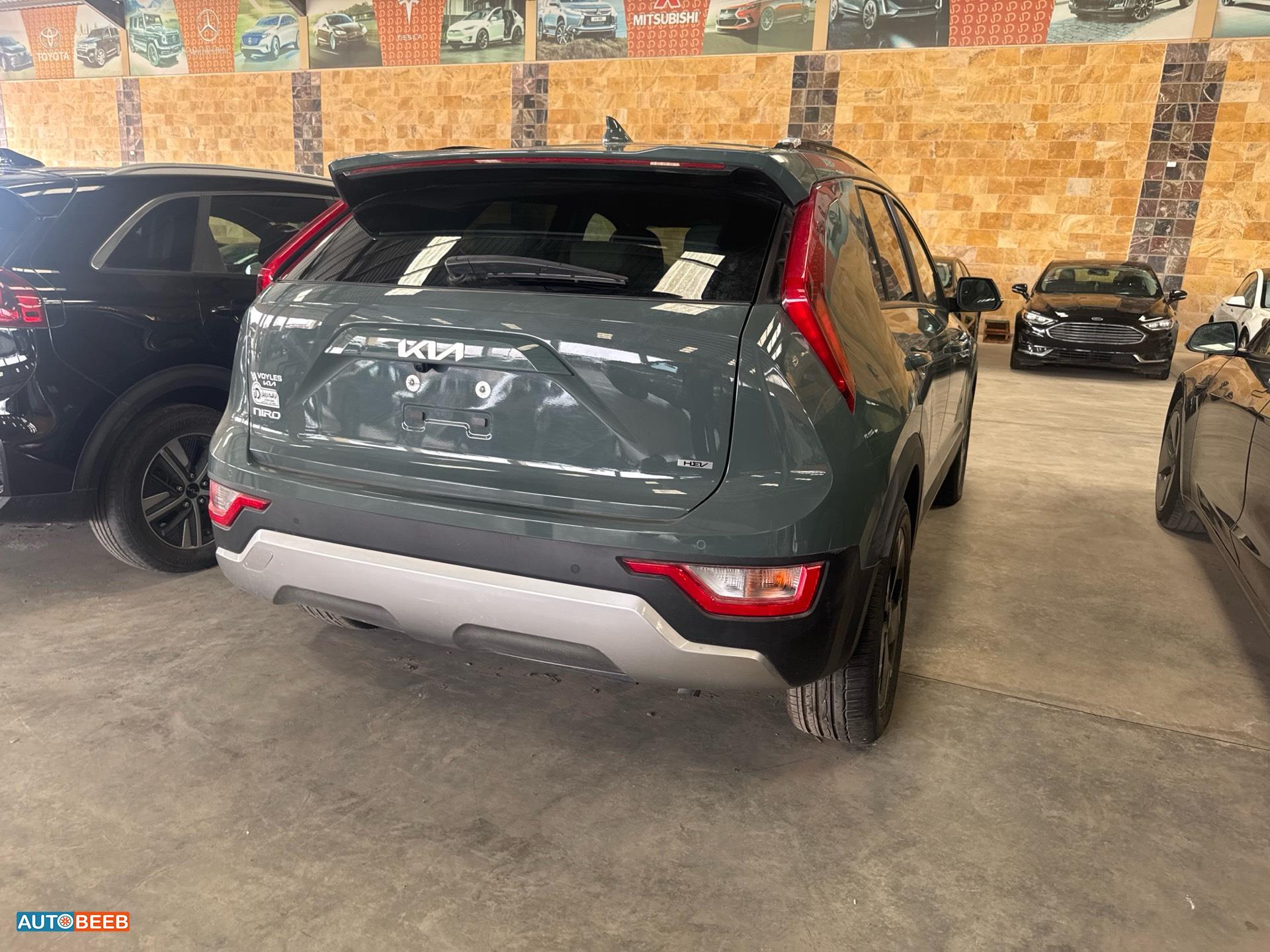 كيا نيرو 2023