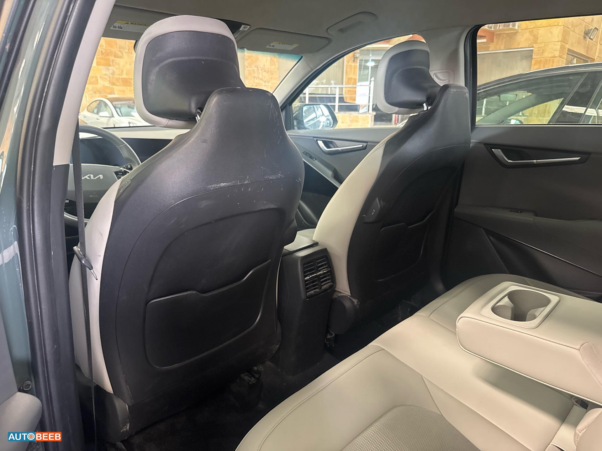 كيا نيرو 2023