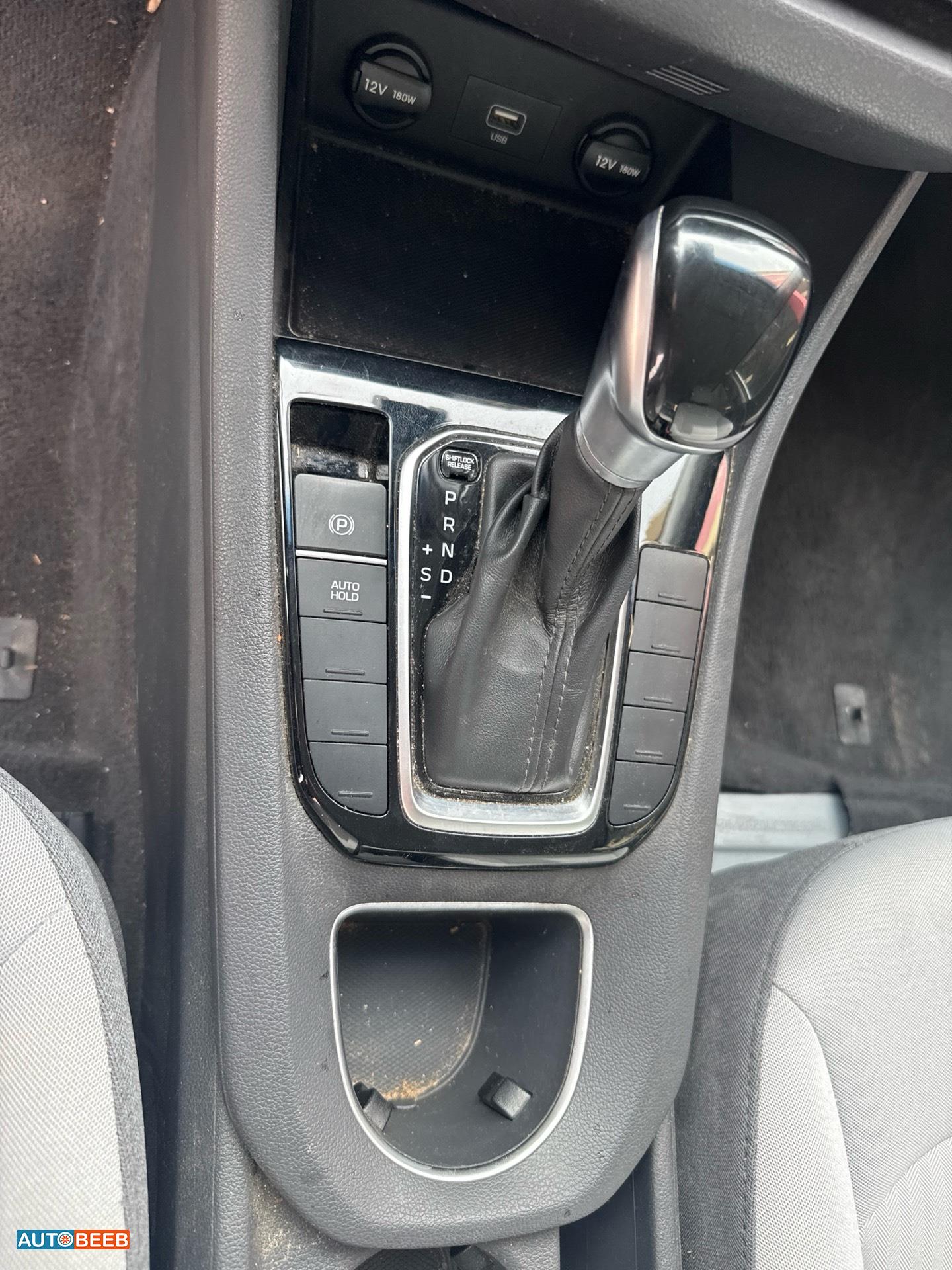 هيونداي ايونيك 2021