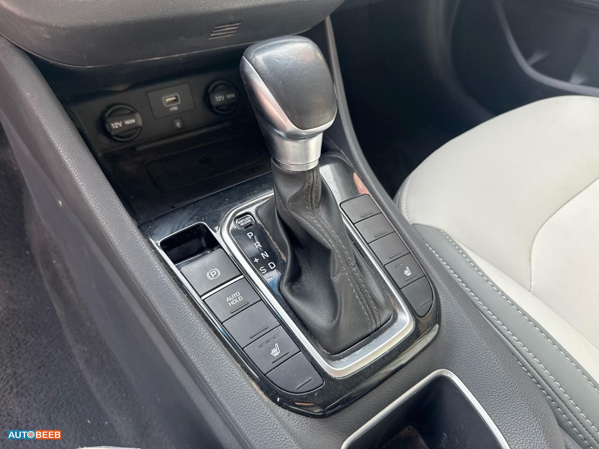 هيونداي ايونيك 2021