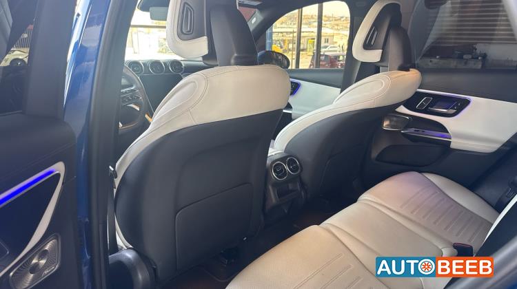 Mercedes Benz GLC300 2024