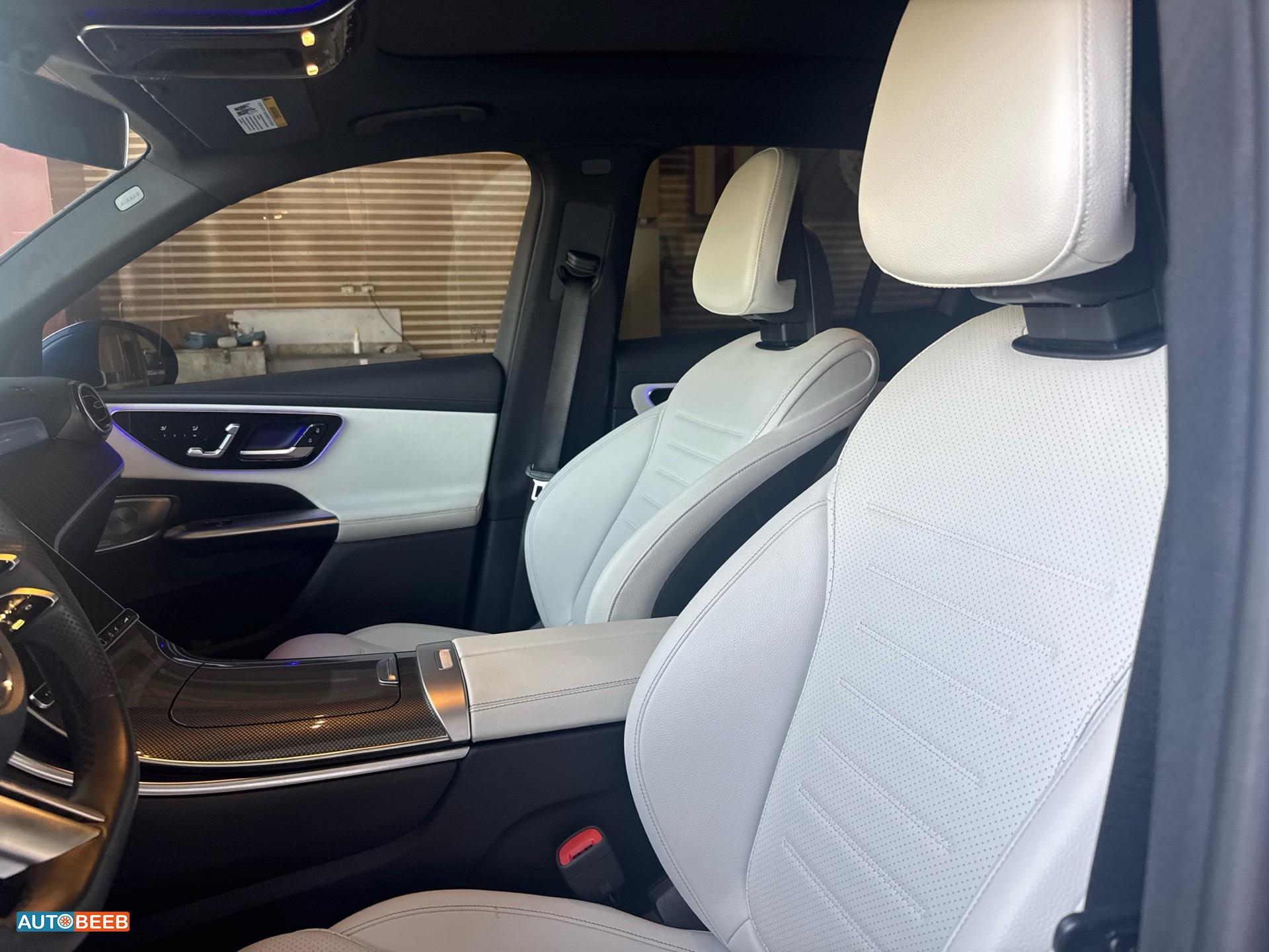 Mercedes Benz GLC300 2024