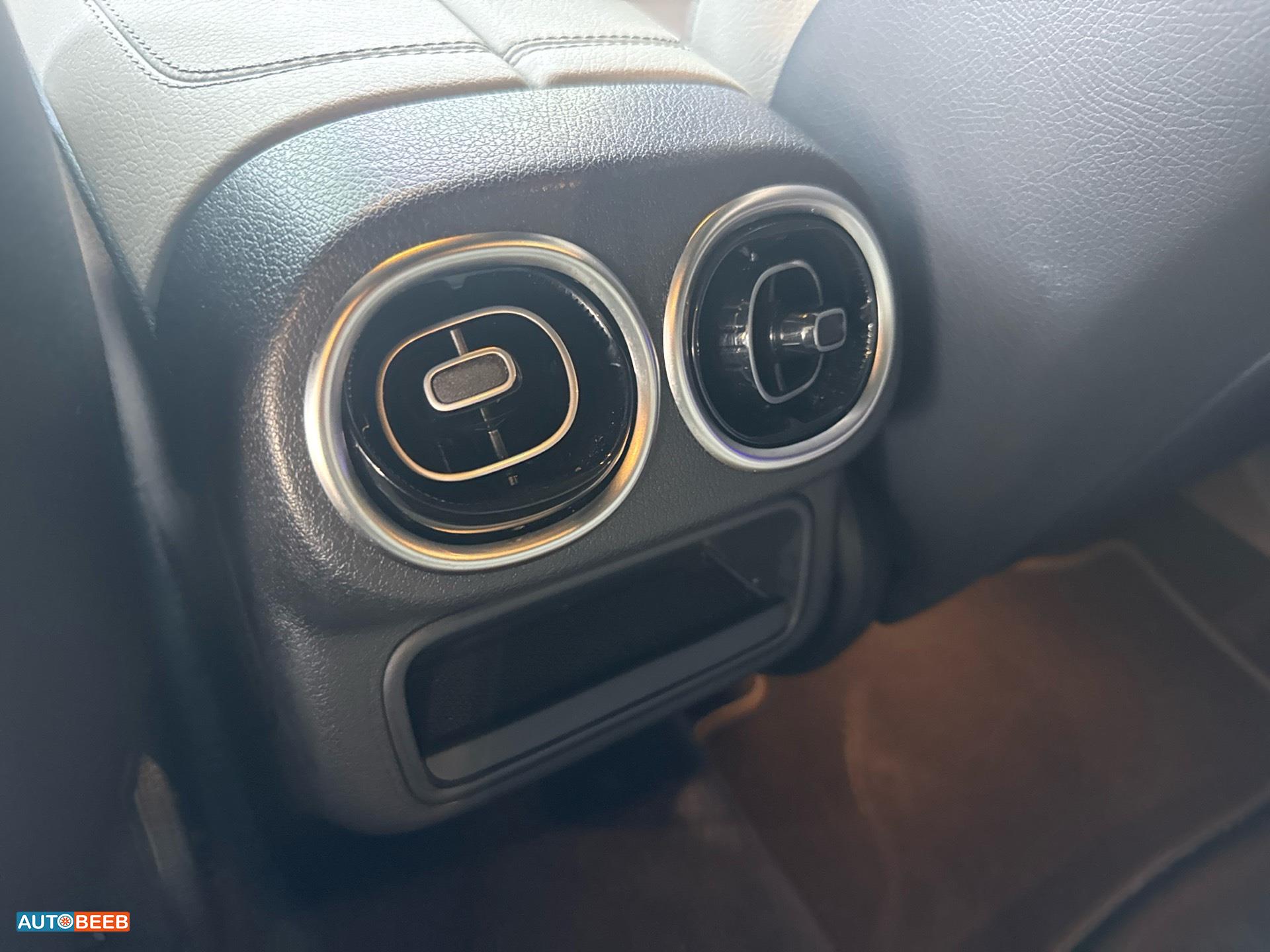 Mercedes Benz GLC300 2024