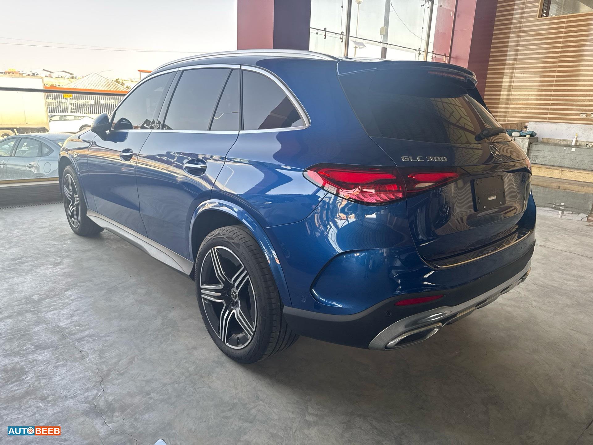 Mercedes Benz GLC300 2024