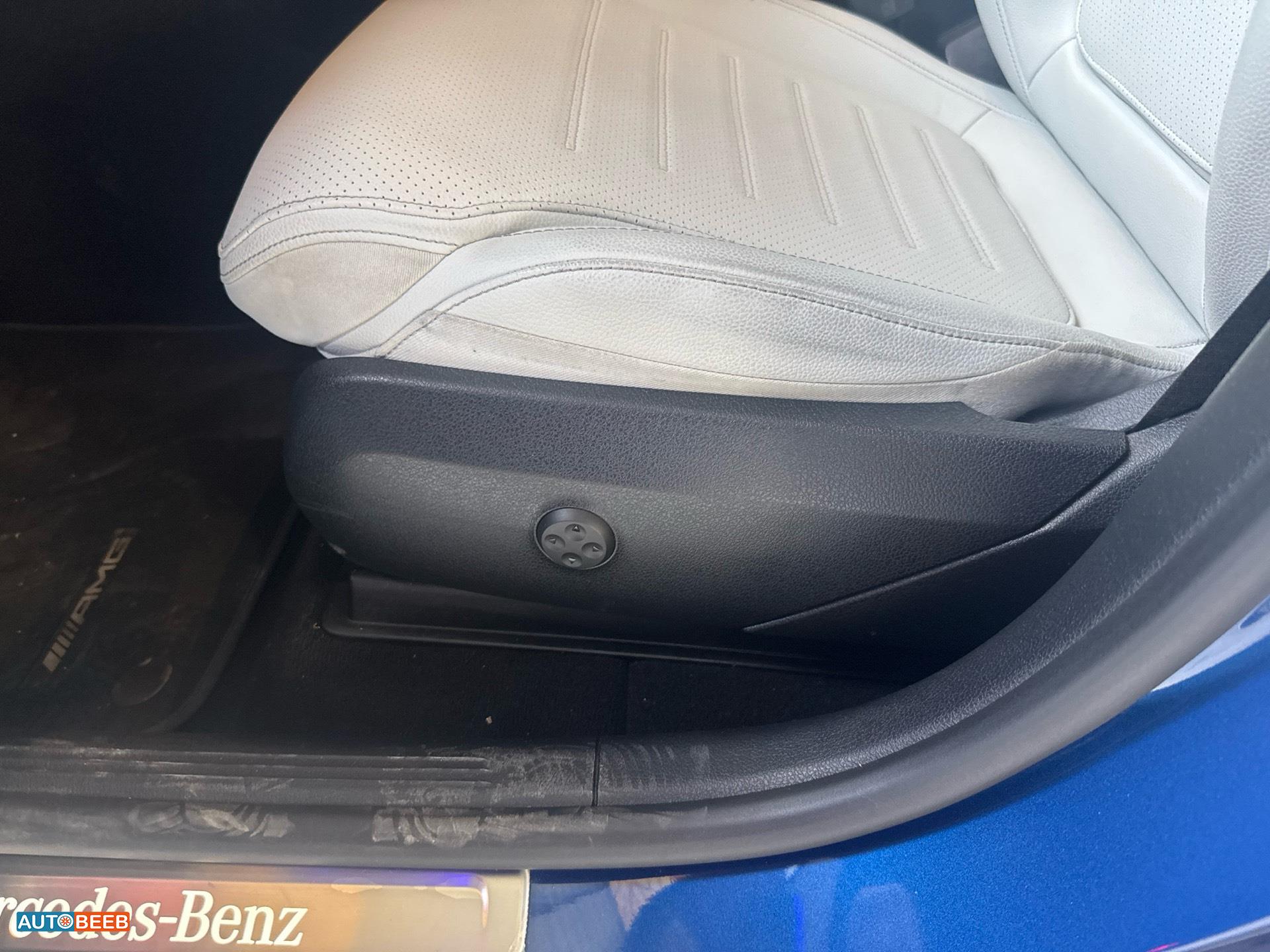 Mercedes Benz GLC300 2024