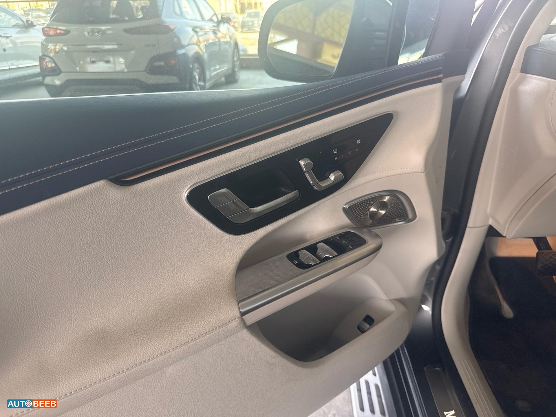 Mercedes Benz EQE350+ 2024