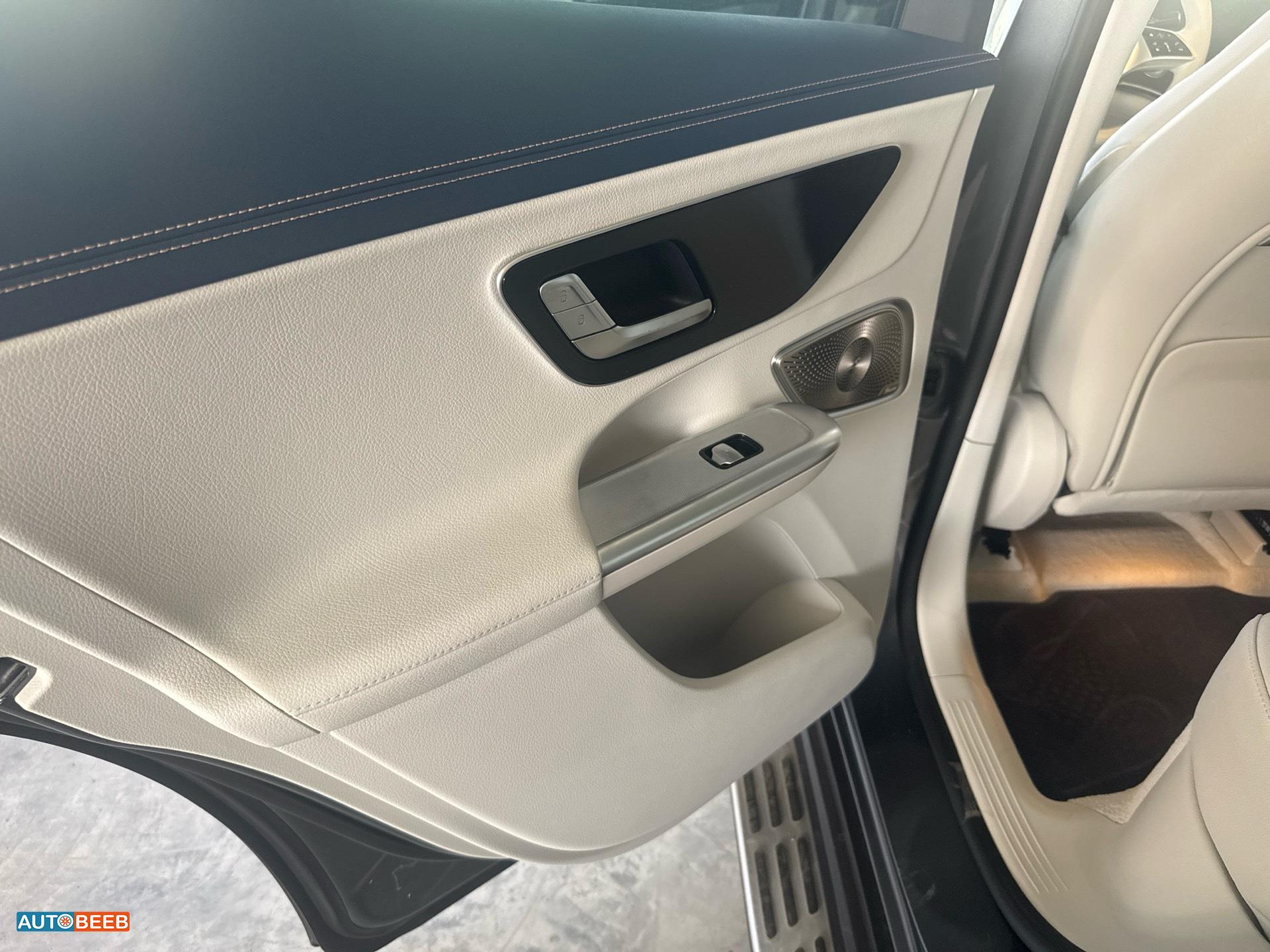 Mercedes Benz EQE350+ 2024