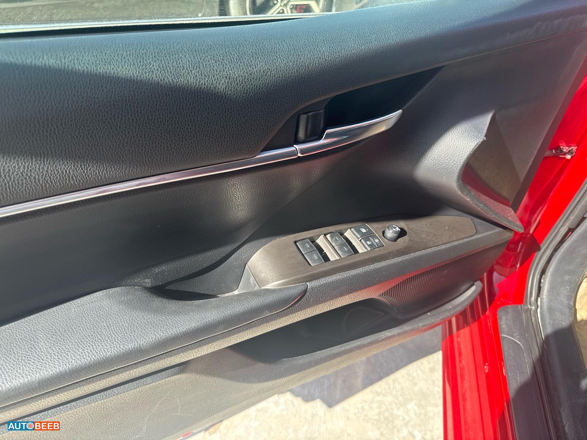 تويوتا كامري 2021