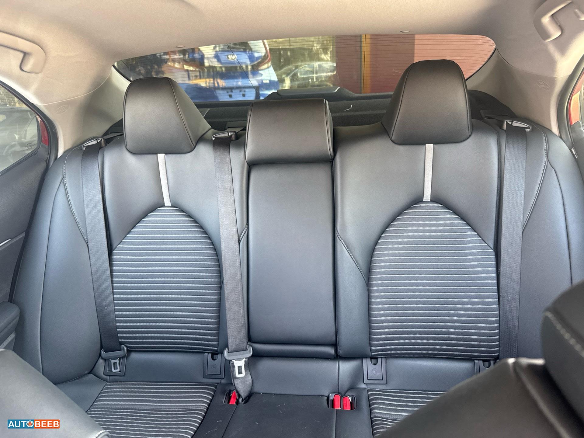 تويوتا كامري 2021