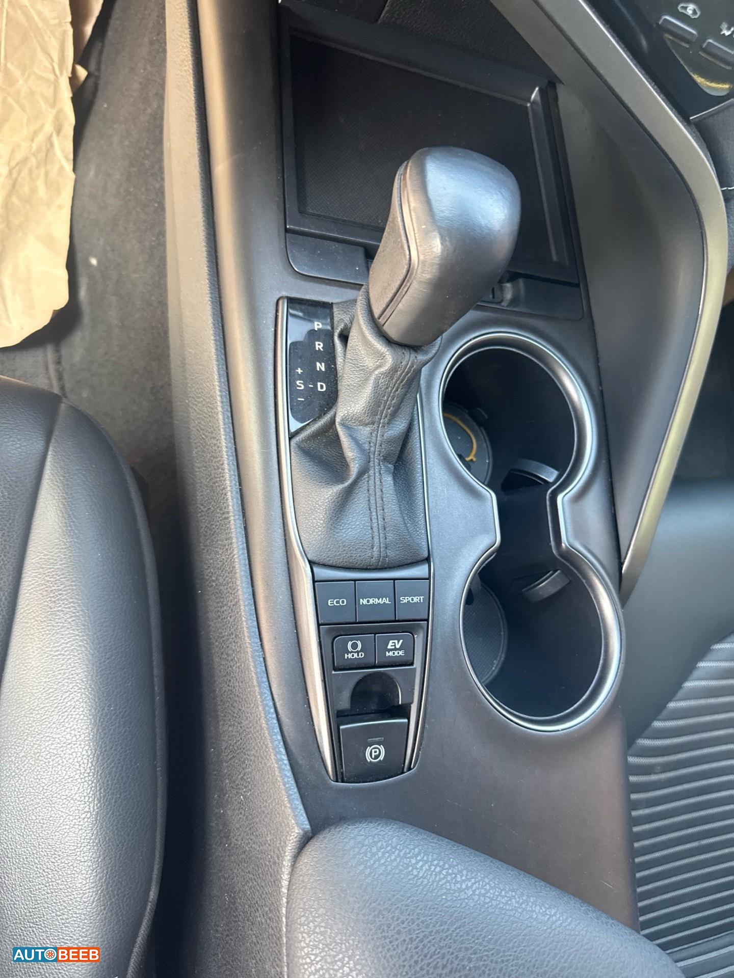 تويوتا كامري 2021