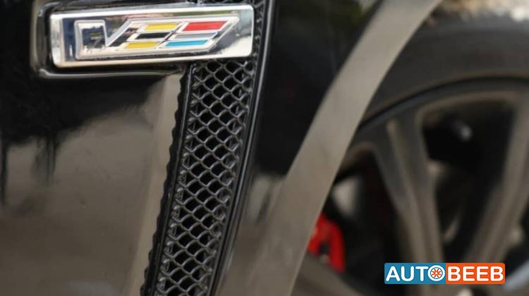 كاديلاك اي تي اس 2014