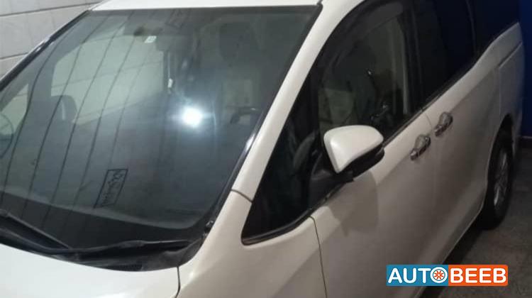 تويوتا فوكسي 2016