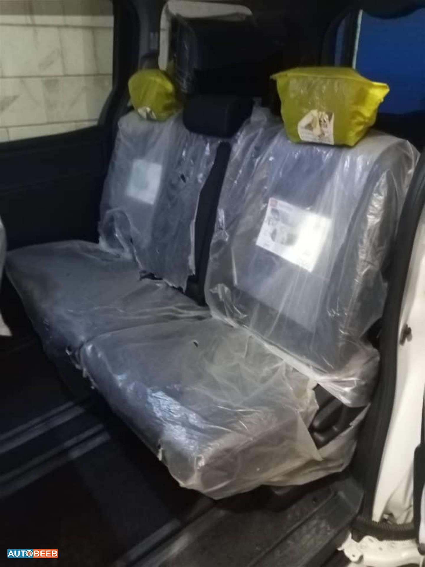 تويوتا فوكسي 2016