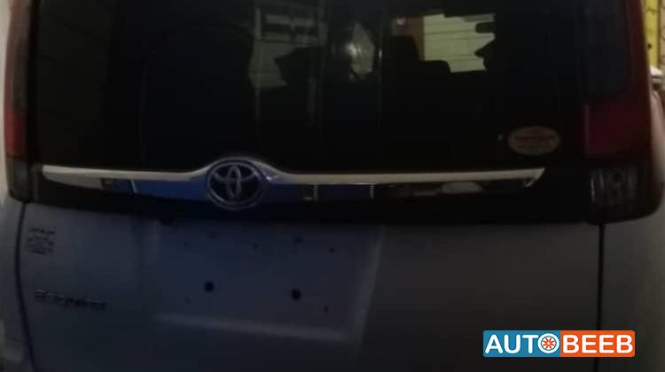 تويوتا فوكسي 2016