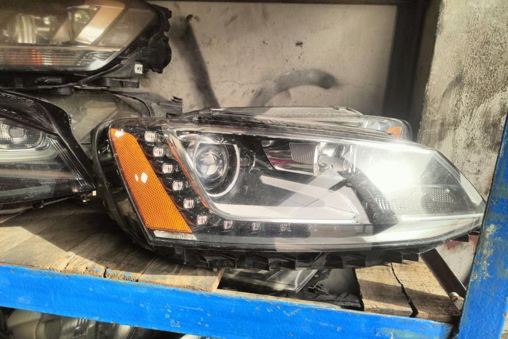 Lights Front light Volkswagen Jetta