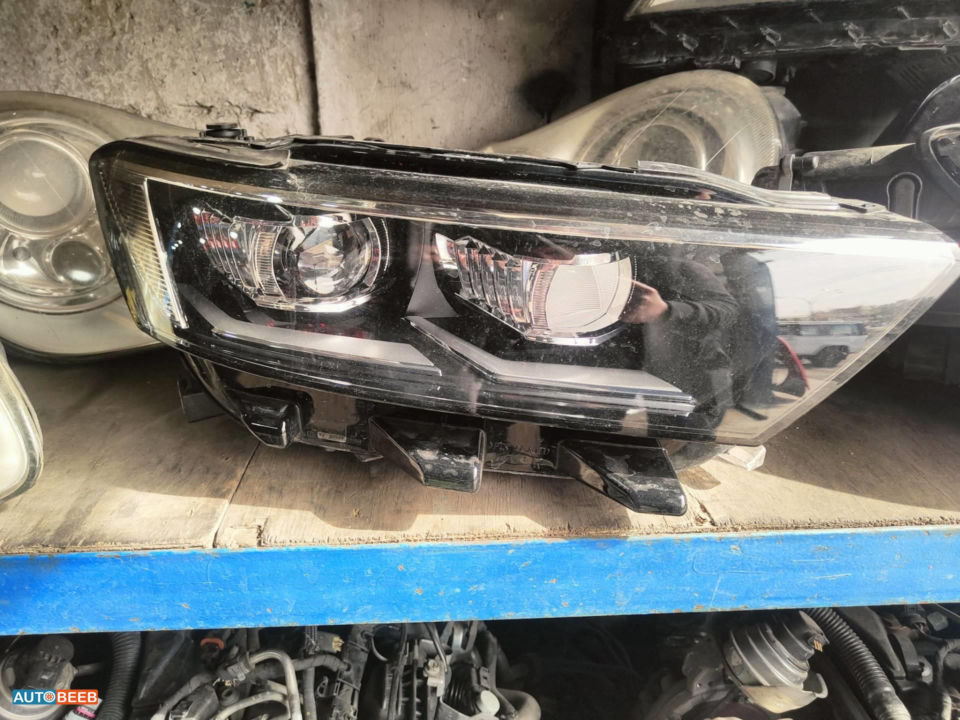 ضوء امامي يمين شمال T روك 2020 2021 2022